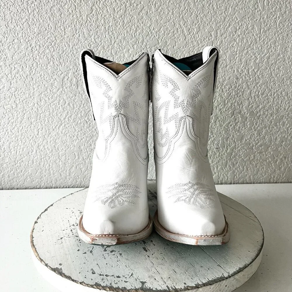 Lane SMOKESHOW White Cowboy Booties Western Cowgirl Short Ankle Boots Womens 9